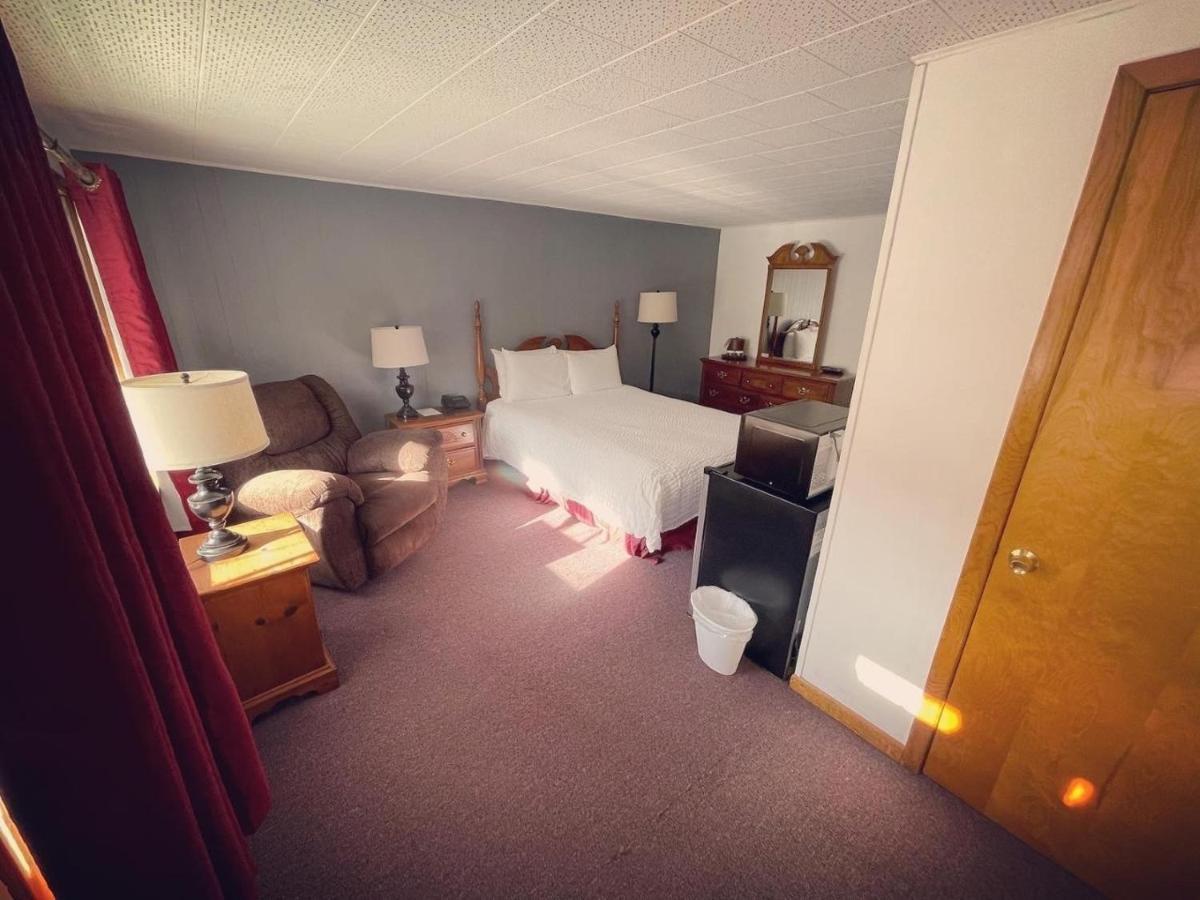 Berkshire Valley Inn North Hancock Bagian luar foto