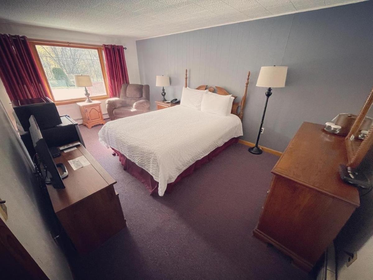 Berkshire Valley Inn North Hancock Bagian luar foto