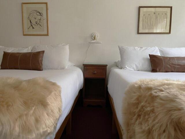Berkshire Valley Inn North Hancock Bagian luar foto