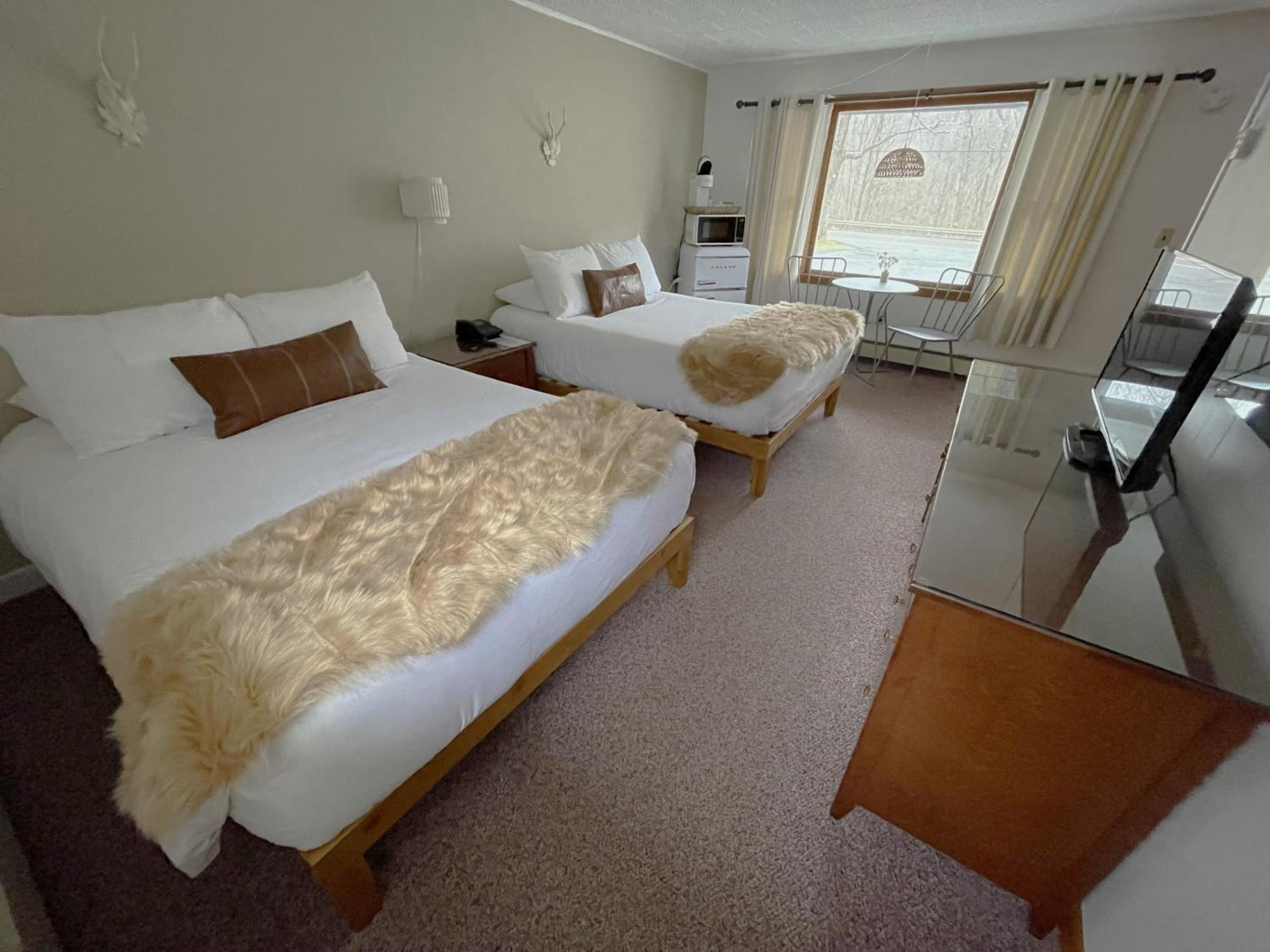 Berkshire Valley Inn North Hancock Bagian luar foto